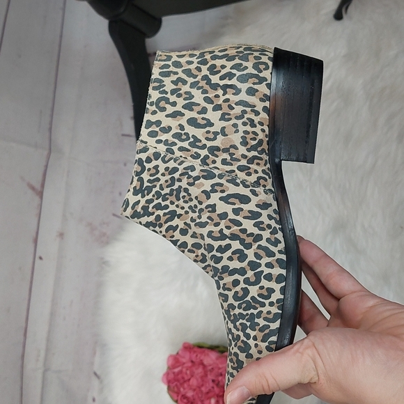 New Dolce Vita Leopard booties - Picture 9 of 9